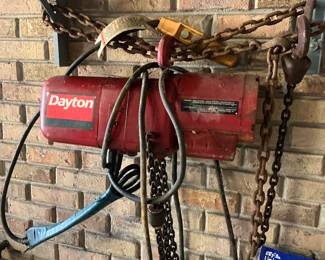 Dayton hydraulic hoist, not sure on condition or if works