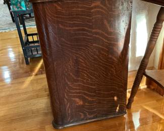 Sewing cabinet when closed up