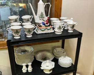 Full set Lennox Christmas dishes with teapot and accessories