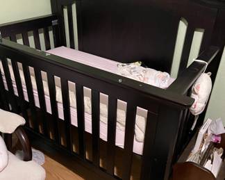 Crib/ toddler bed presale 75 no mattress