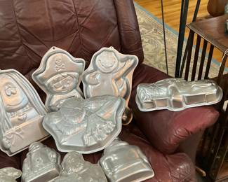 Various kids cake pans