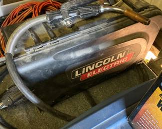 A Lincoln wire fed mig welding machine, suitcase this is on pre-sale