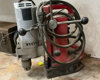 Magnetic Milwaukee drill press does work