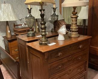 Beautiful East Lake furniture have a three-piece set full-size bed. This bed set is on free sale.