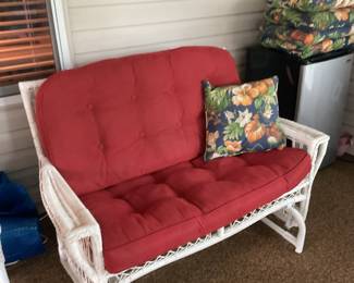 Glider, White Wicker/Rattan