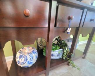 Ethan Allen hutch 
