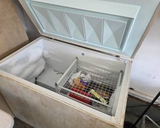 #190	Manual Chest Freezer - 44Wx29Dx36T   (40x24x30 inside Measurements) - Working	 $50.00 
