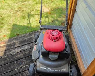 #81	Honda Harmony II HRT 216 Self-Propelled Mower  running	 $120.00 
