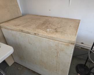 #190	Manual Chest Freezer - 44Wx29Dx36T   (40x24x30 inside Measurements) - Working	 $50.00 
