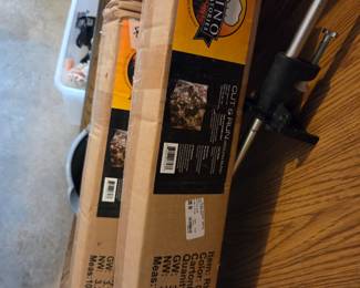 #116	Rhino Labs Cut and Run Ground Blind 	 $40.00 


