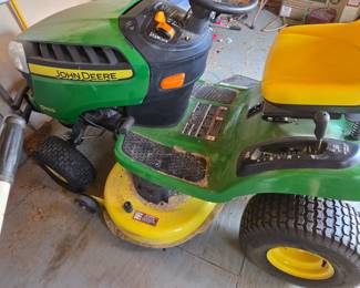#82	John Deere D100 Series Riding Mower 42" Cut - Untested	 $750.00 
