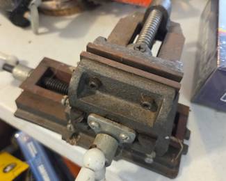 #112	Drill Press Vice - No 75 8" Long x 8"W x 5" Tall	 $40.00 
