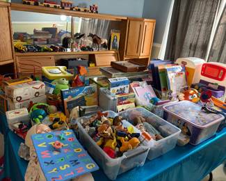 LOTS OF TOYS