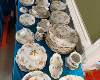 BEAUTIFUL LIMOGES CHINA