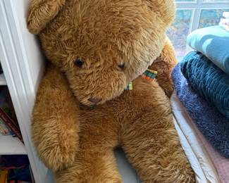 LARGE STUFFED ANIMALS