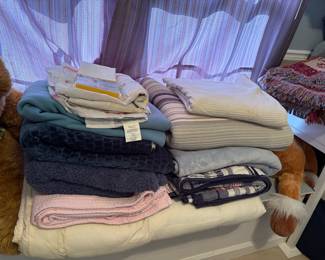 LOTS OF LINENS