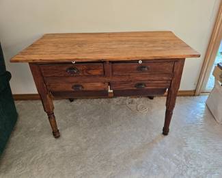 Possum belly table