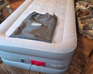 Like new Coleman deep twin air bed