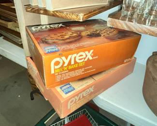 PYREX BAKE SET IN BOXES