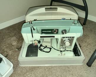 WHITE SEWING MACHINE