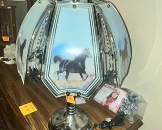 BEAUTIFUL HORSE LAMP