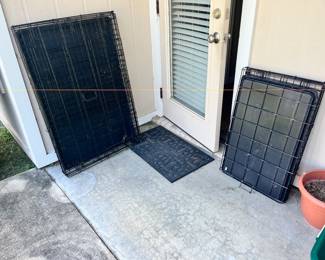 SEVERAL ANIMAL CRATES - DIFFERENT SIZES