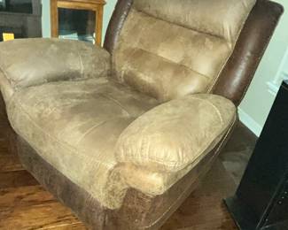 WONDERFUL SUEDE LEATHER RECLINER!