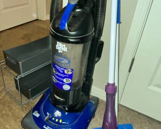 DIRT DEVIL VACUUM
