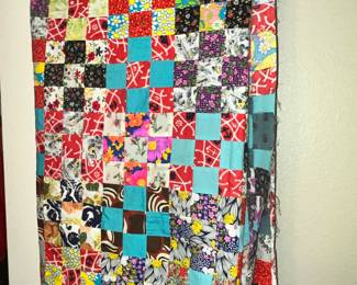 BEAUTIFUL VINTAGE QUILT