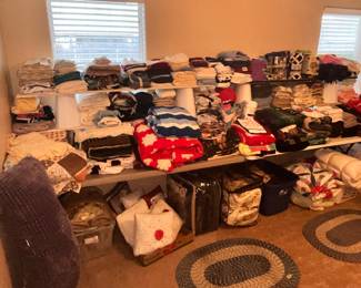 LOTS OF LINENS!