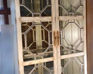 006 Thomasville Caterina Curio Cabinet With Glass Doors, Shelves, lights