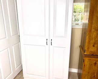 White Laminate Wardrobe with Shelves and Hanging Rack 