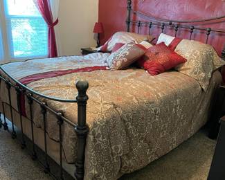Serta queen bed