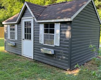 Shed, 10‘3“ x 16‘3“, 9‘7“ tall