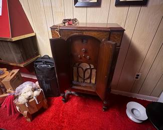 . . . working vintage radio