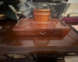 . . . nice dresser organizer