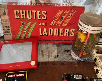 Chutes and Ladders- Etch-A-Sketch 
