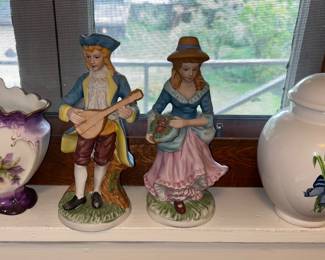 Figurines and fancy decor 
