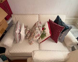 Sooo comfy loveseat ! 