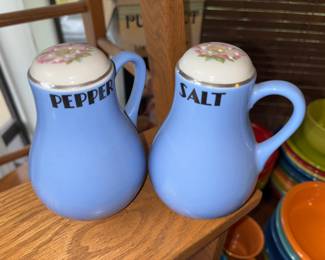 Vtg. Blue salt and pepper shakers 