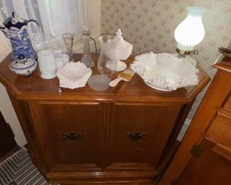 3 door cabinet with Silver crest dish  & Vtg. Glass and pottery 