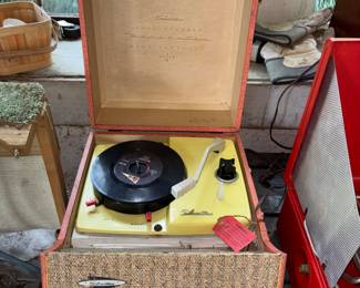 Vtg. Silvertone  Record player 