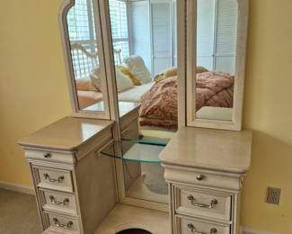 Lexington Vanity