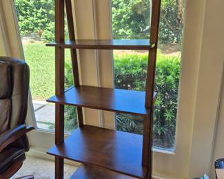 Etagere