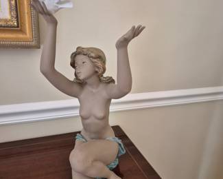 Lladro Spain "Peace Offering" 21" H