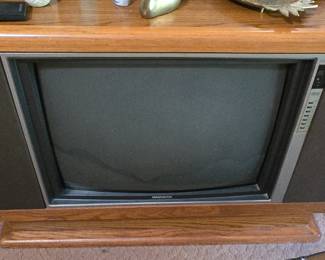 Vintage Magnavox TV - It Swivels and Works