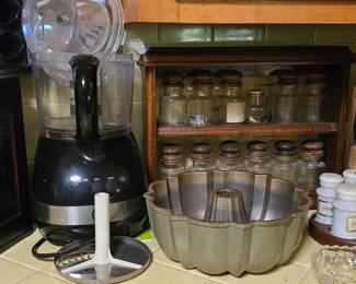 Knives - Spice Rack - Bundt Pan