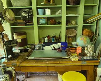 Misc. Decor - Baskets - Work Table - Vases