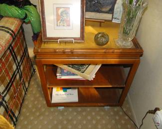 Double shelf end table with double shelves and ornate bamboo trim