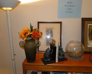 Lots of great decorative items, and a very nice tall floor lamp